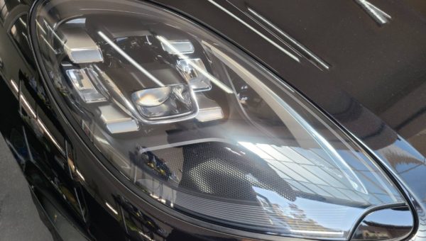 Porsche　Macan GTS　ヘッドライトクリーン＆プロテクション・ホイールコーティング施工！！