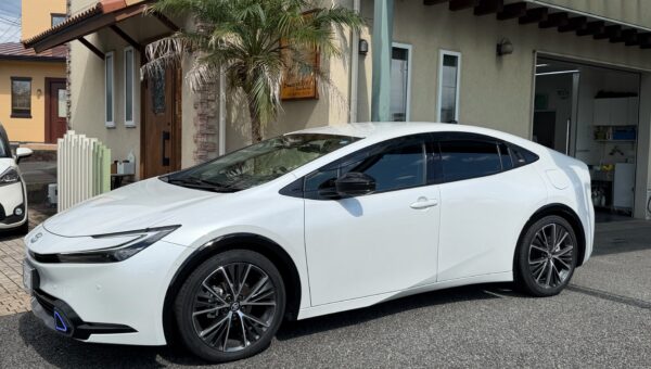 TOYOTA 60PRIUS 断熱スモークフィルム施工！