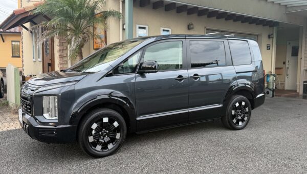 MITSUBISHI DELICA D5 全面遮熱フィルム施工！