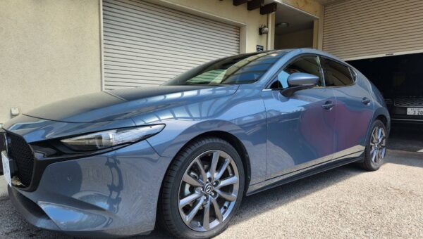 Mazda　Mazda３　タイヤ交換！！