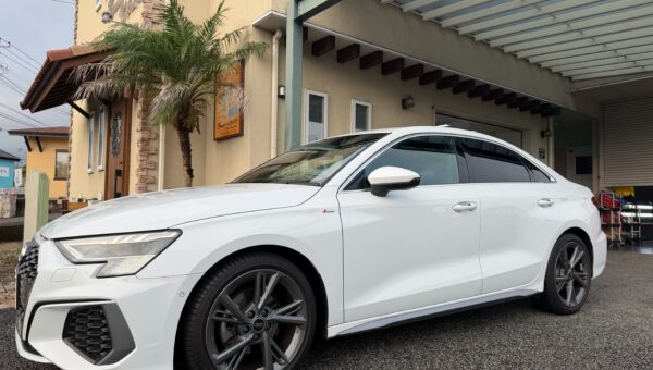 Audi A3 フロント3面透明遮熱フィルム施工！！